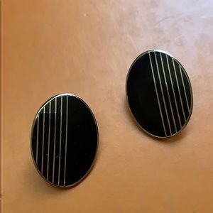 Vintage Isle of Skyes black enamel Earring